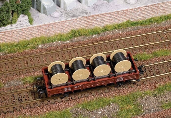Cable Reel Load -- Fits European 2-Axle Low-Side Gondola, HO, Busch Gmbh & Co Kg 1681