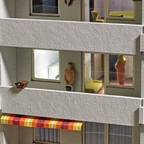 Interior Furnishing Detail Set -- Sofa, Entertainment Center, Stove/Oven, Counter, 3 Unpainted Figures, HO, Busch Gmbh & Co Kg 1