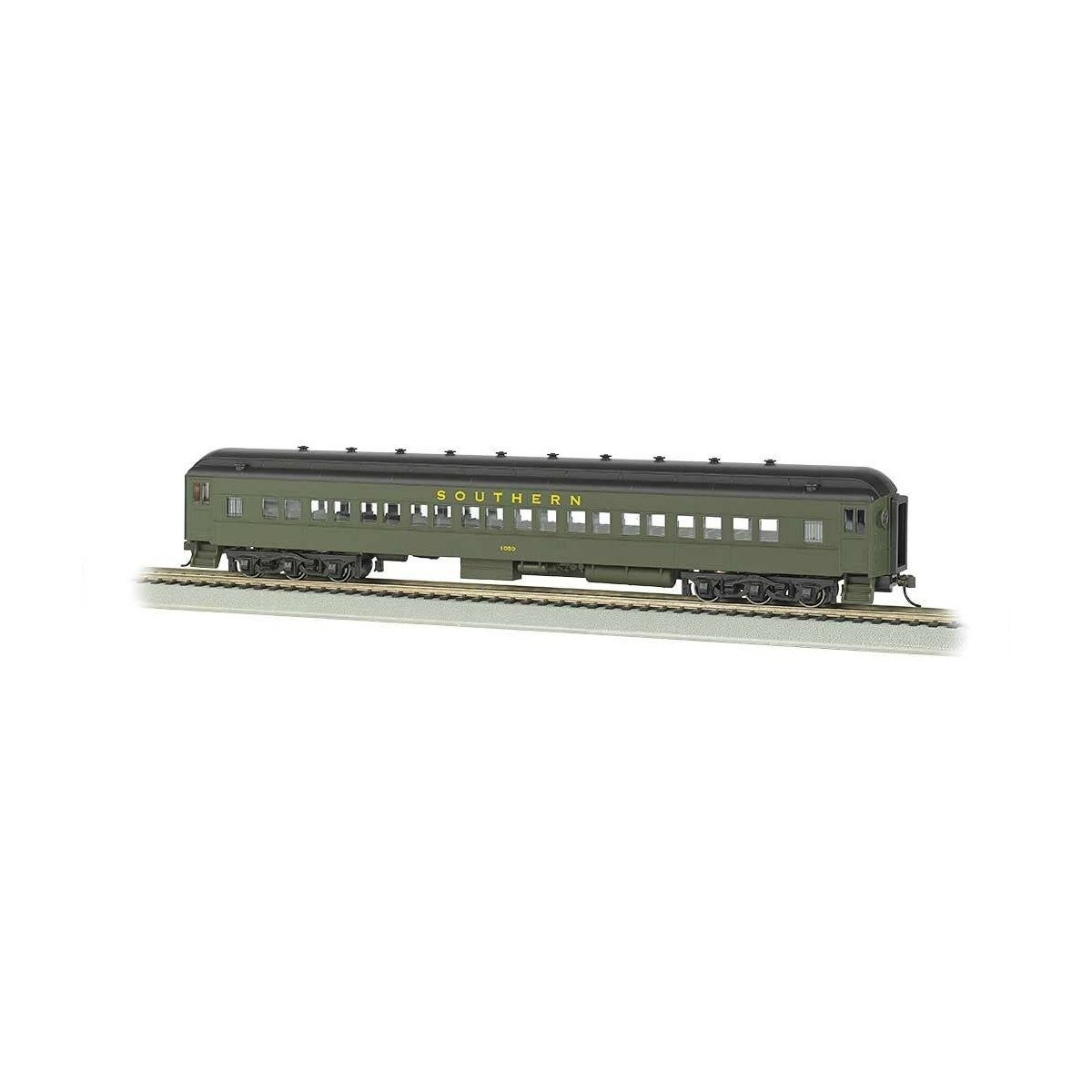 72′ Heavyweight Coach - Ready to Run -- Southern Railway 1050, HO Bachmann Industries 13706