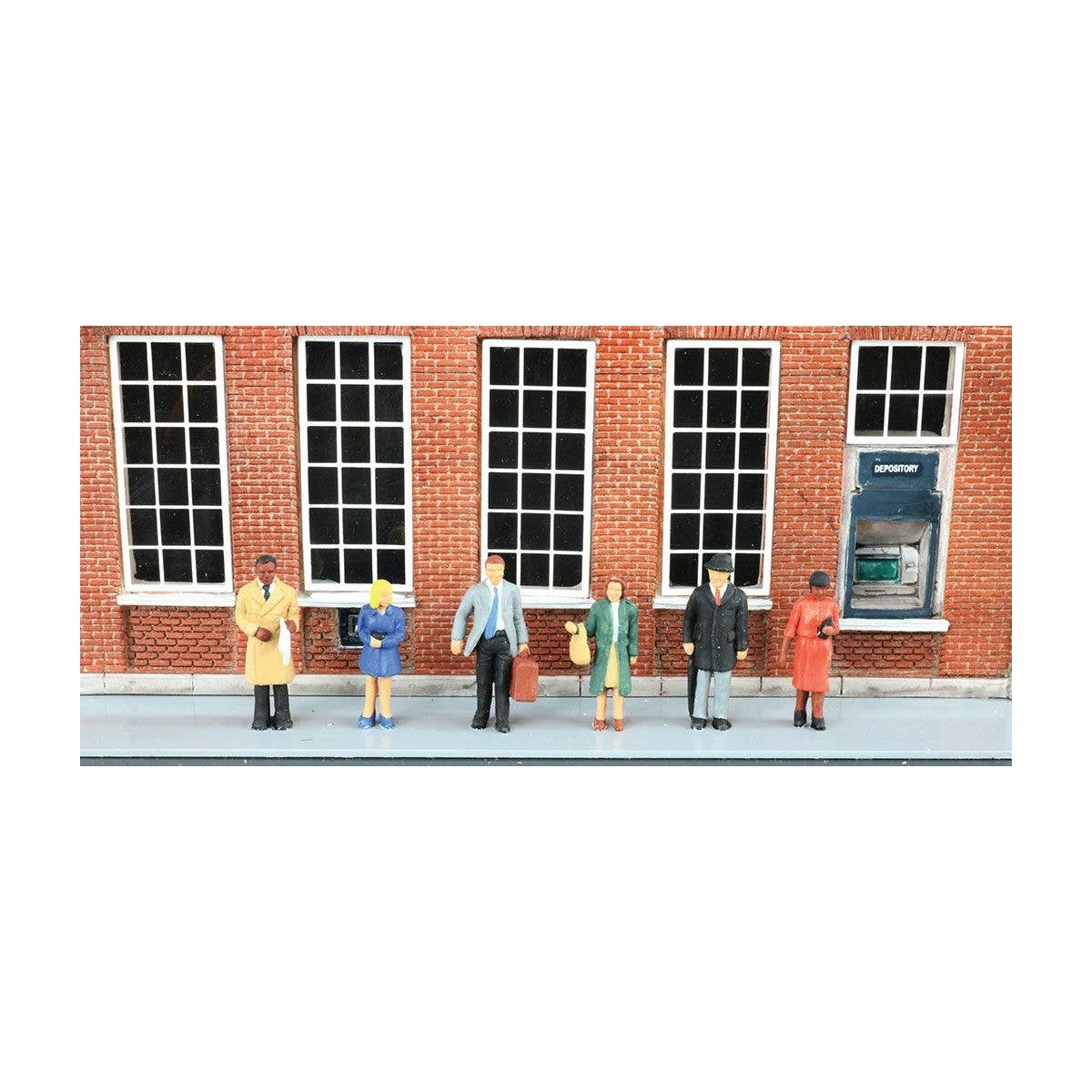 SceneScapes(TM) -- Standing Office Workers pkg(6), HO Bachmann Industries 33120