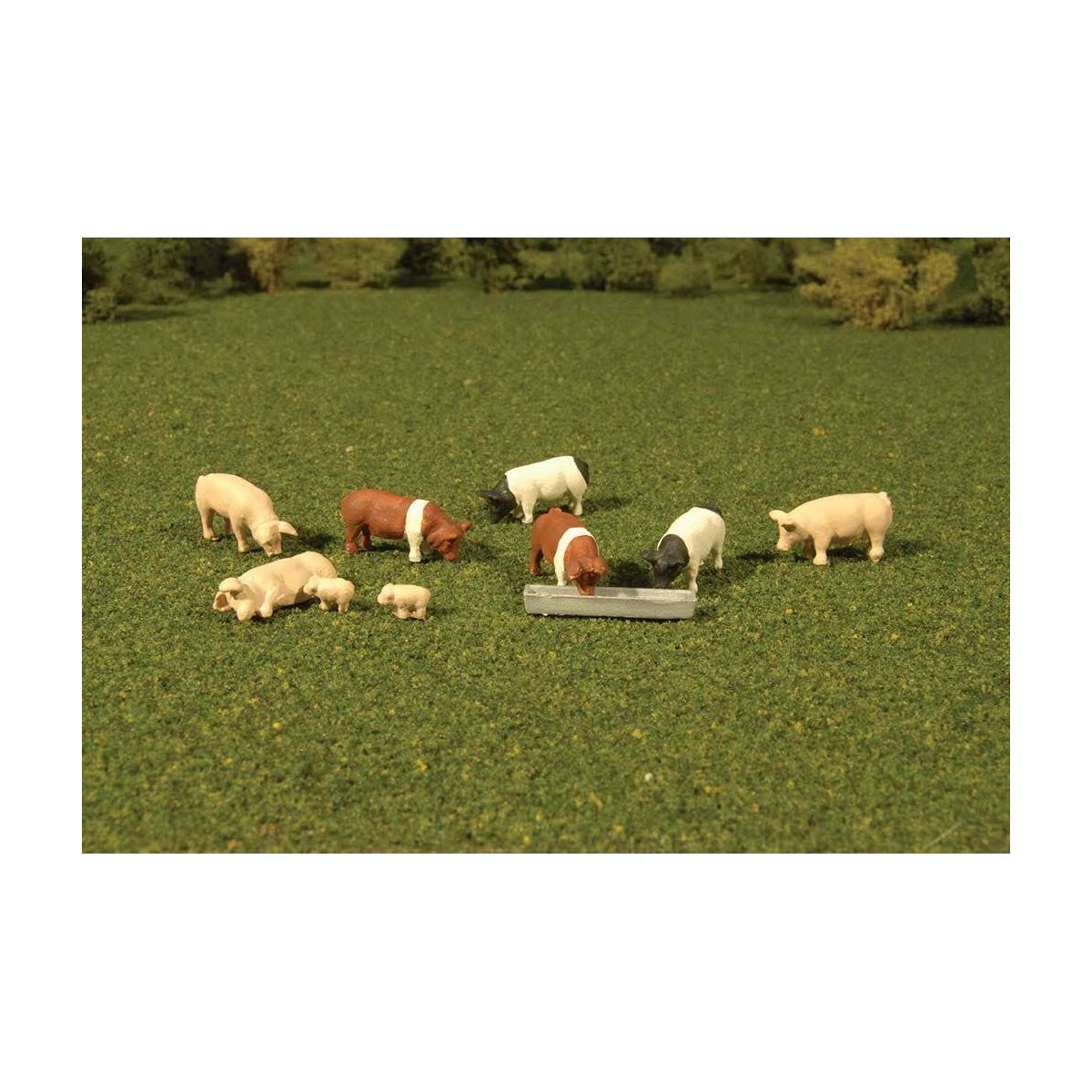 Pigs - SceneScapes(TM) -- pkg(9), HO, Bachmann Industries 33118