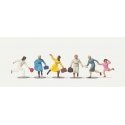 Hurrying Female Passengers -- pkg(6), HO, Merten 210971