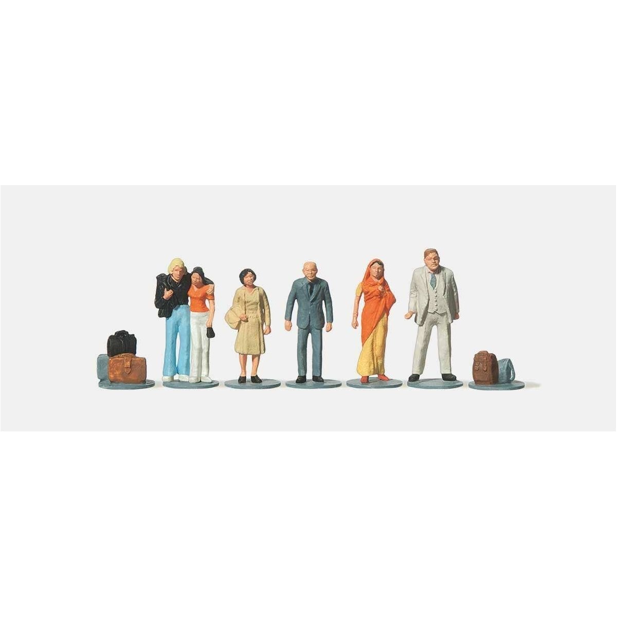 Passers-By -- pkg(6), HO Merten 212523