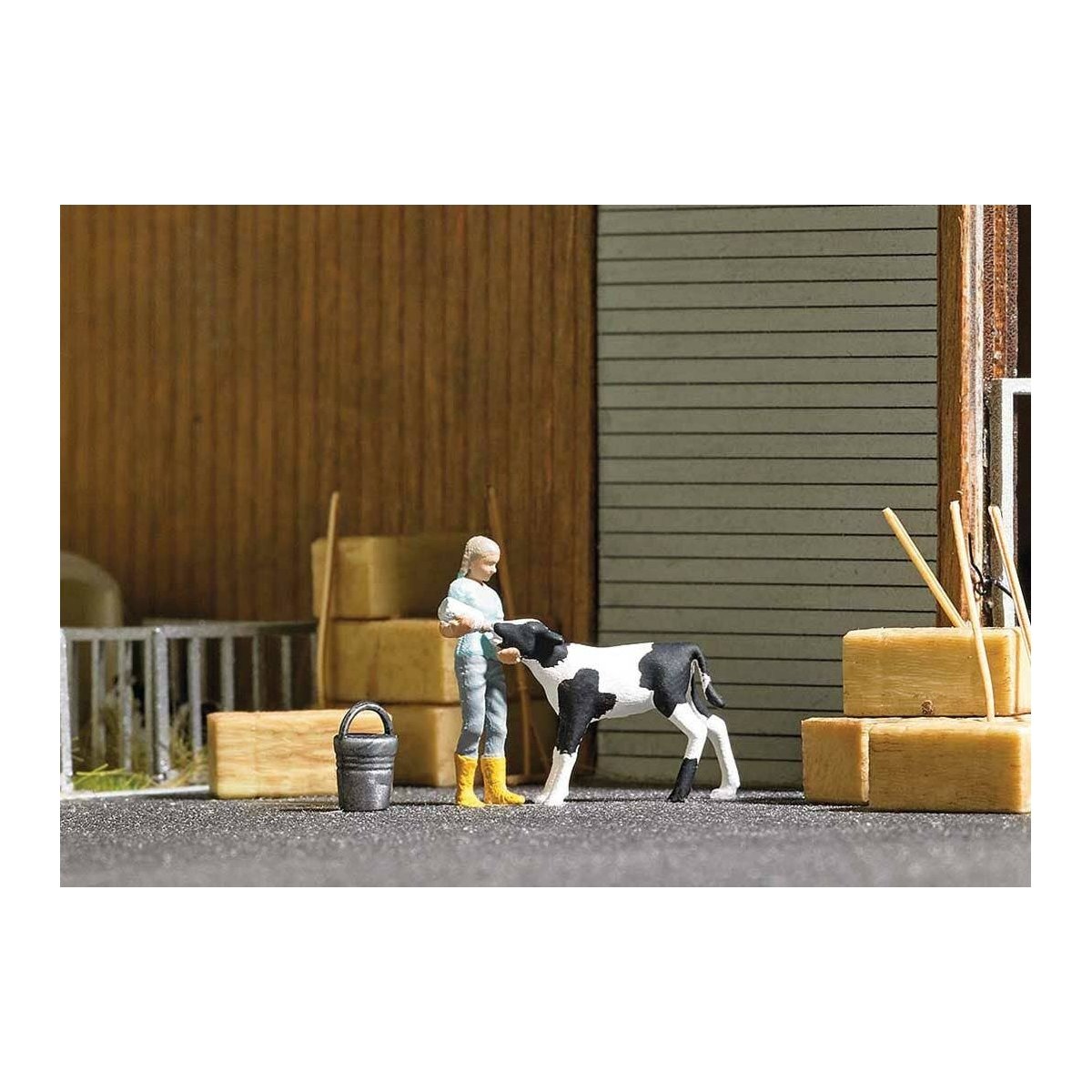 Calf Feeding - Action Set -- Girl Feeding Calf, Stable Tools, Hay Bales, HO Busch Gmbh & Co Kg 7932