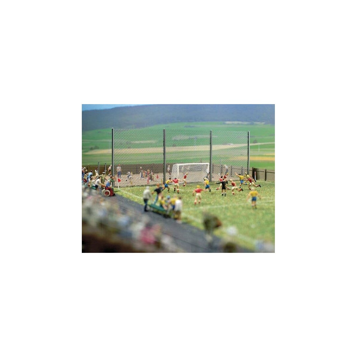 Soccer Pitch/Field -- Kit - 12-3/16 x 8-7/16′ 31 x 21.5cm, HO, Busch Gmbh & Co Kg 1052