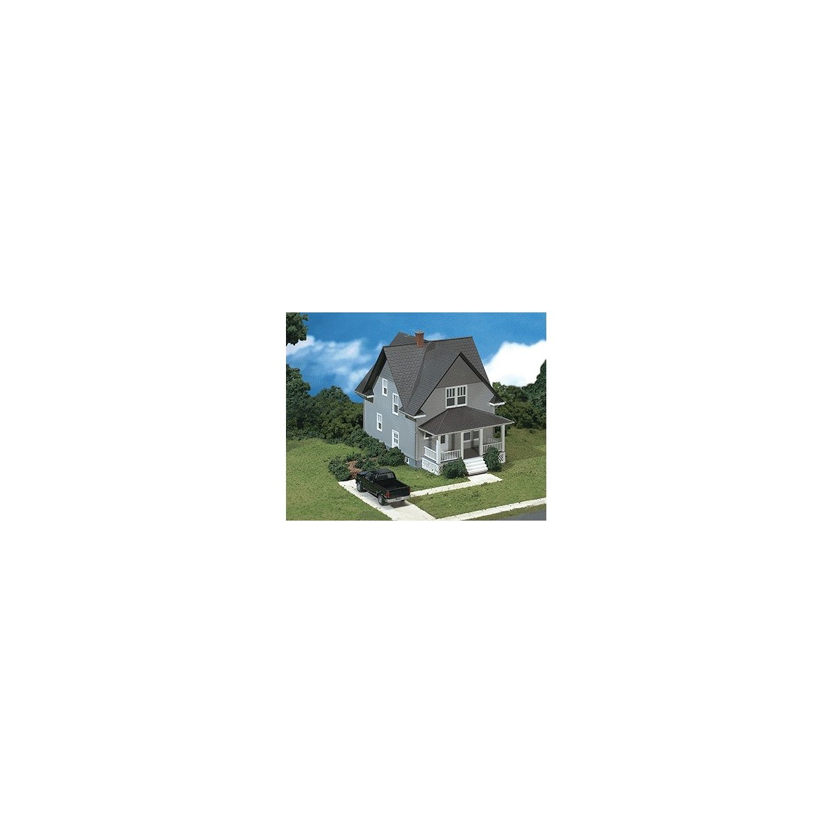 Kim′s Classic American Home - Kit -- Light Gray, Medium Gray, White, Black - 6-5/16 x 3-5/16 x 4-1/2′, HO Atlas Model Railro