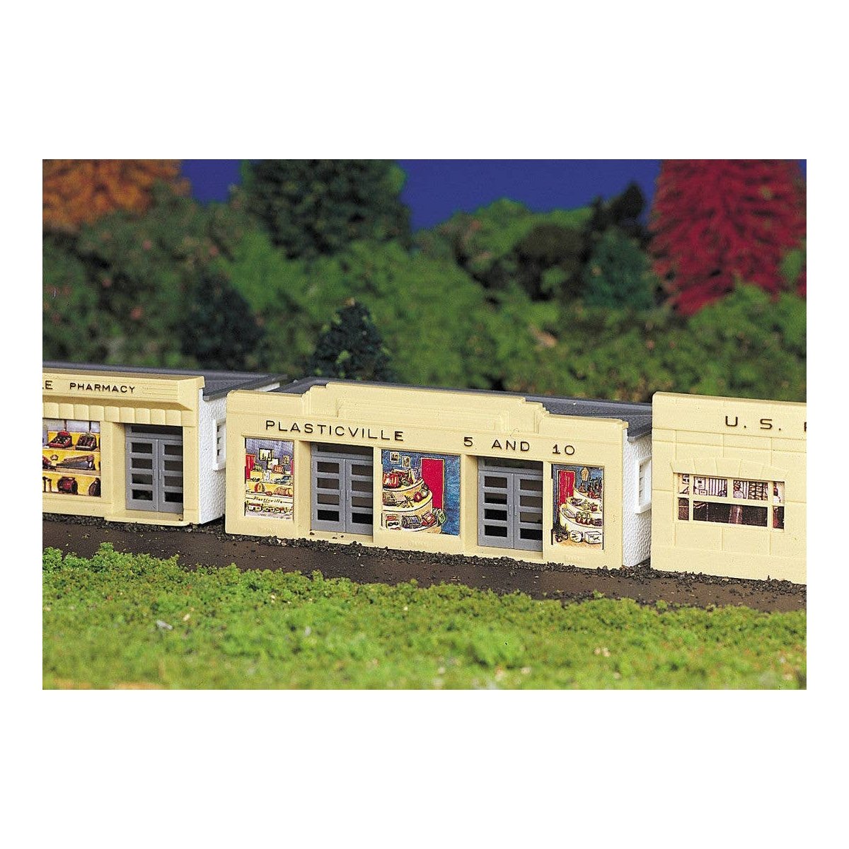 Plasticville Classic Kit - 5 & 10 Store -- 2-1/8 x 4-5/8′ 5.5 x 11.8cm, HO Bachmann Industries 45142