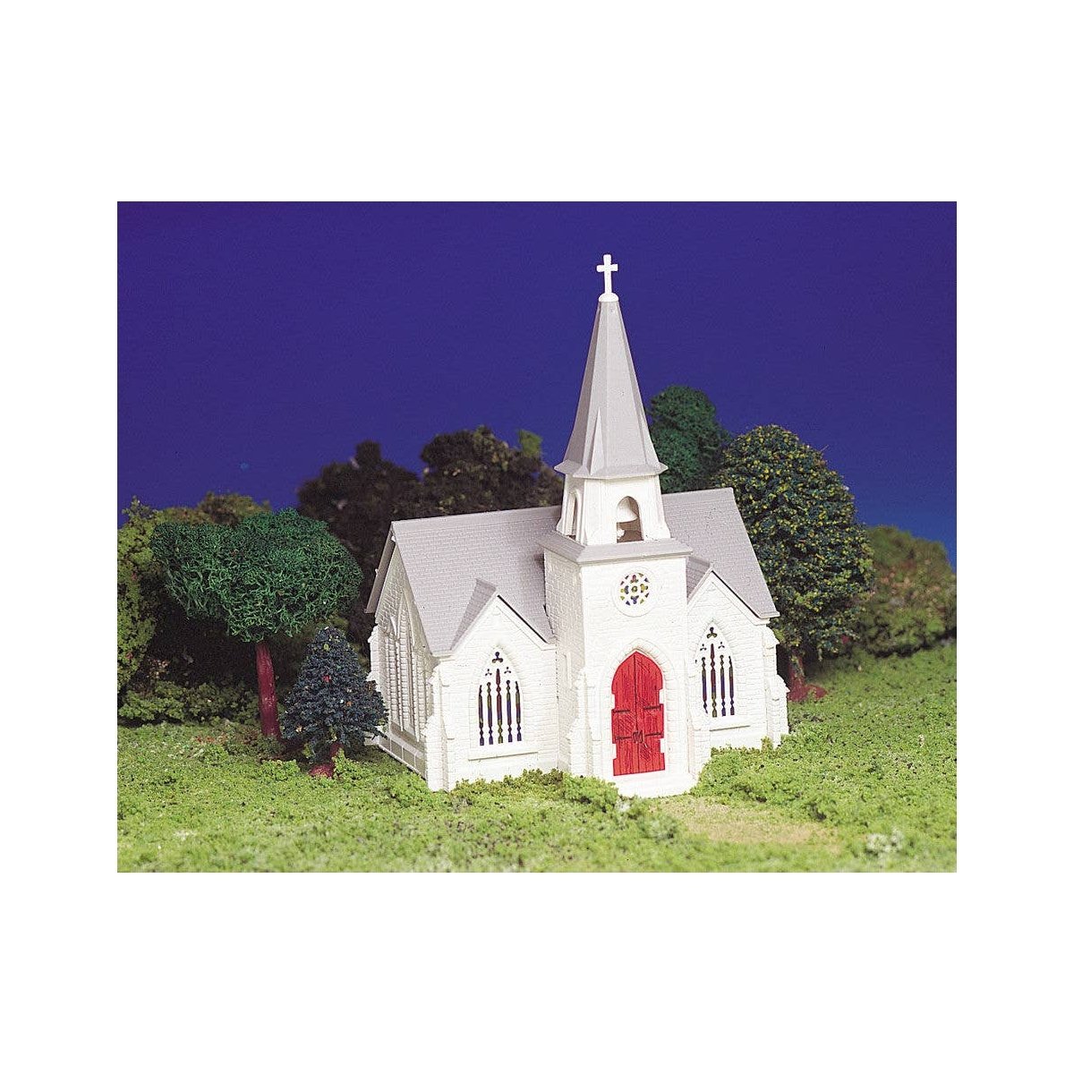 Plasticville U.S.A. - Classic Kit -- Cathedral - 5 x 4-1/2 x 6-1/2′ 12.7 x 11.4 x 16.5cm, HO Bachmann Industries 45192