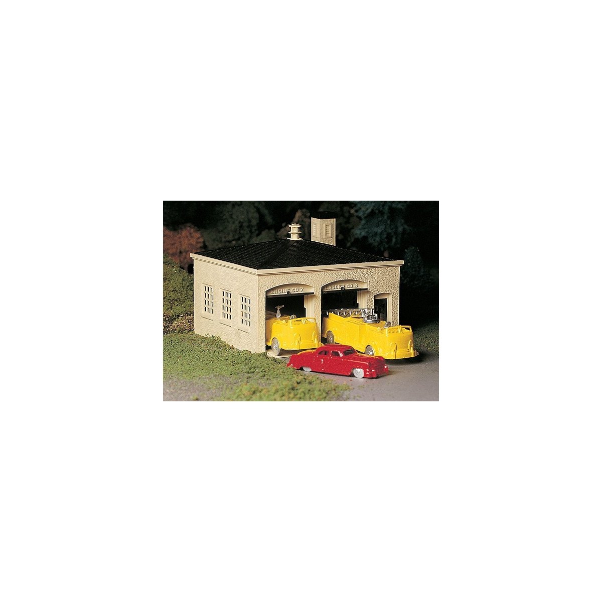 Plasticville U.S.A.(R) Classic Kits -- Fire House w/Pumper Truck, Ladder Truck & Fire Chief Car, O Bachmann Industries 45610