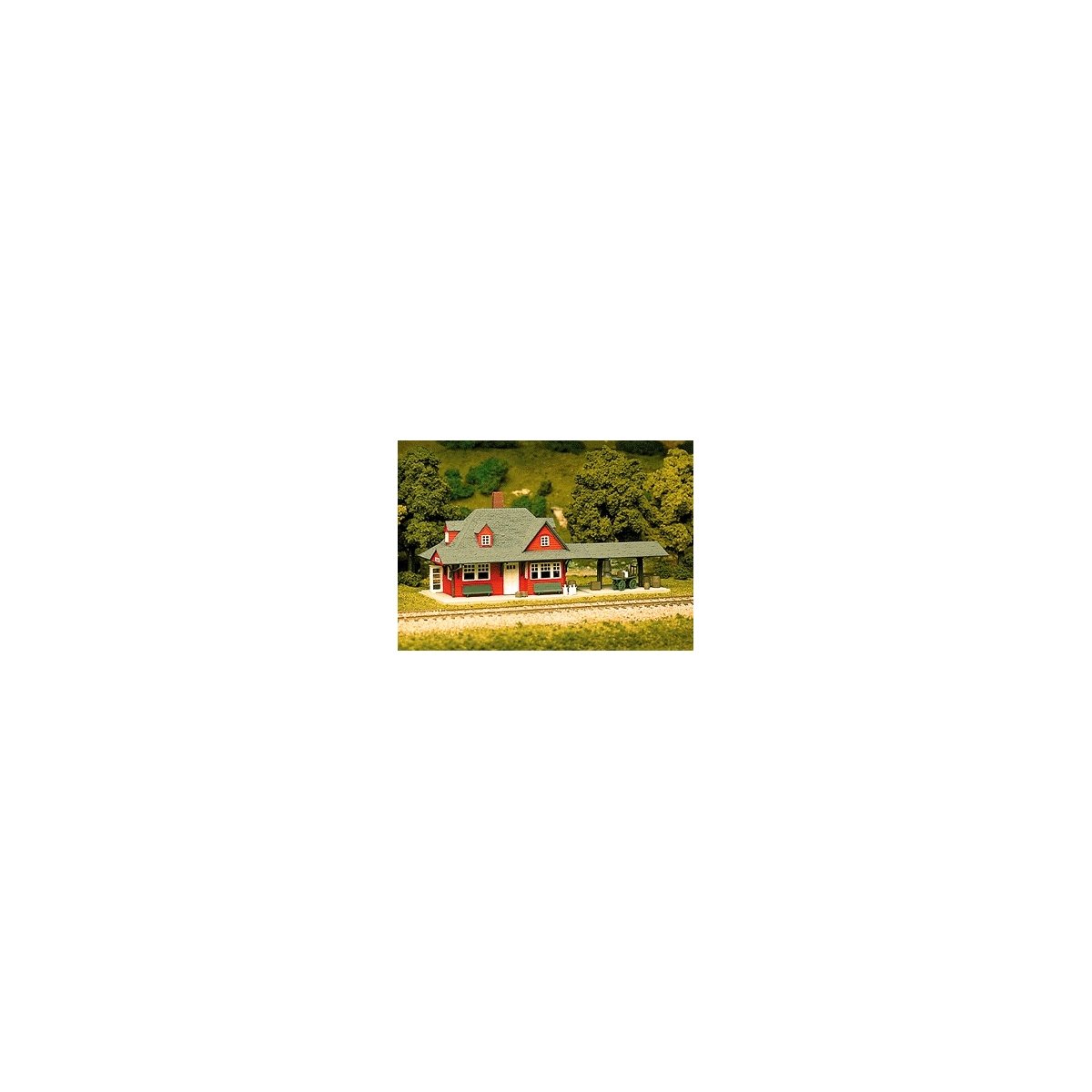 Passenger Station - Kit -- 4-1/8 x 9′ 10.3 x 22.5cm, HO Atlas Model Railroad Co. 706