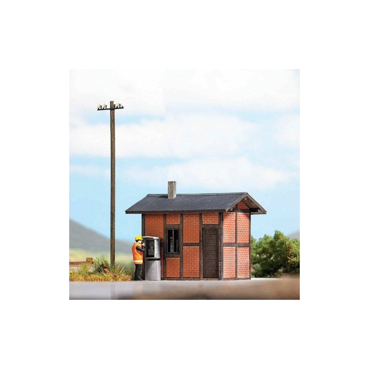 Switchman′s Hut -- Laser-Cut Wood Kit - 2-1/16 x 1-11/16 x 1-15/16′ 5.2 x 4.3 x 4.9cm, HO Busch Gmbh & Co Kg 1621
