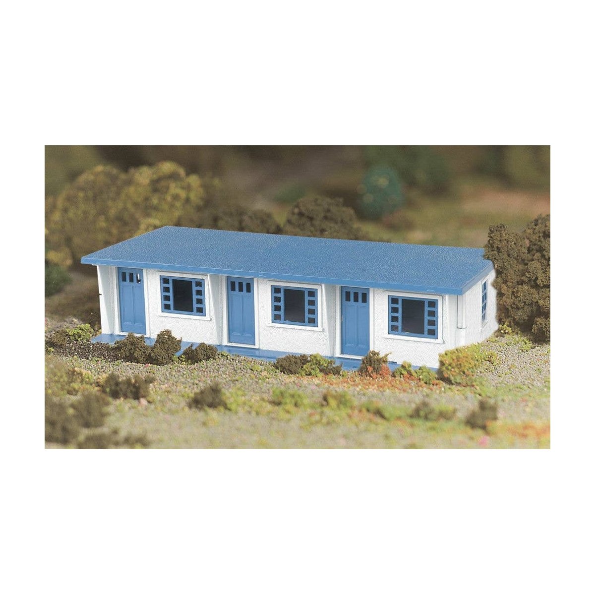 Plasticville U.S.A.(R) Classic Kits -- Motel (White, blue), O Bachmann Industries 45616