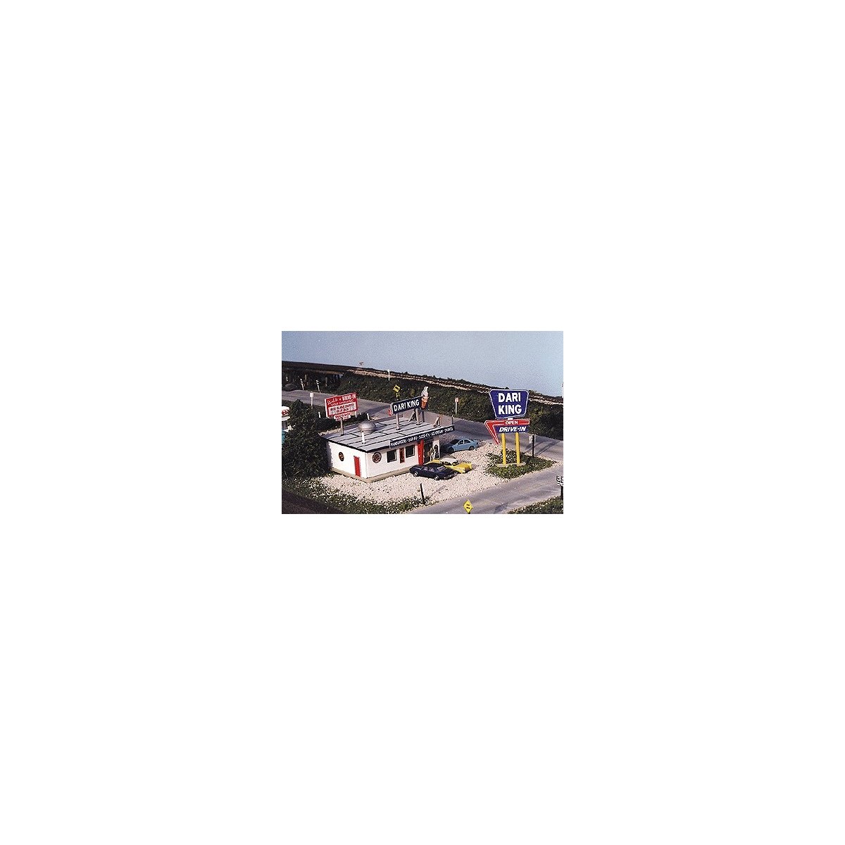 Dari-King Drive In Restaurant -- 2-1/4 x 3′ 5.6 x 7.5cm, N Blair Line 82