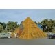 Tut Hut Souvenirs - Roadside U.S.A.(TM) -- Assembled - 6 x 5-1/4 x 3-3/4′ 15.2 x 13.3 x 9.5cm, HO Bachmann Industries 35208