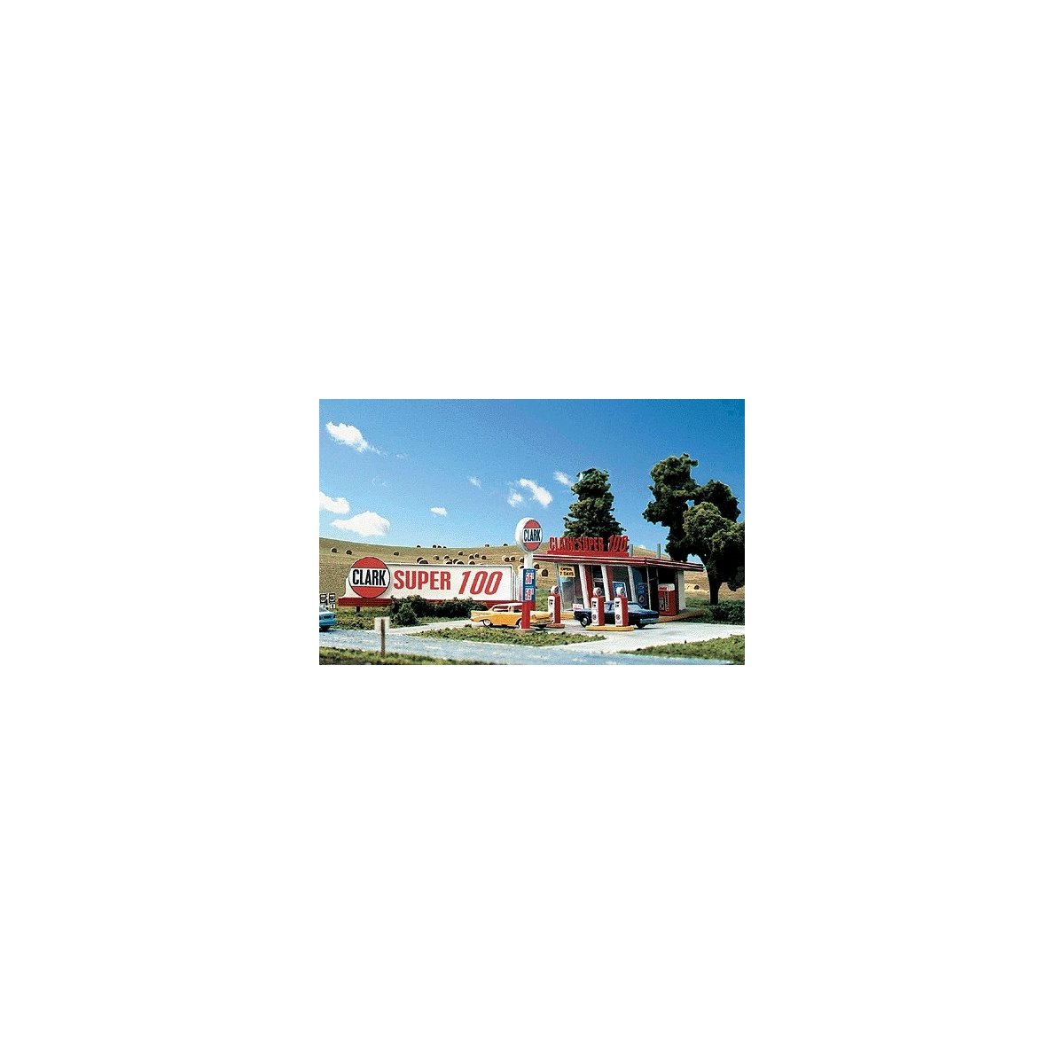 Clark Oil Gas Station -- 1-1/2 x 2-1/2′ 3.8 x 6.3cm (structure only), N Blair Line 87