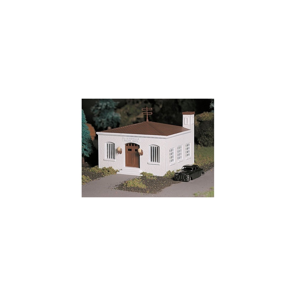 Plasticville U.S.A.(R) Classic Kits -- Police Station w/Police Car, O Bachmann Industries 45609