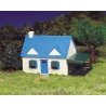 Plasticville Classic Kit - Cape Cod House -- 1-7/8 x 3′ 4.8 x 7.5cm, HO Bachmann Industries 45131