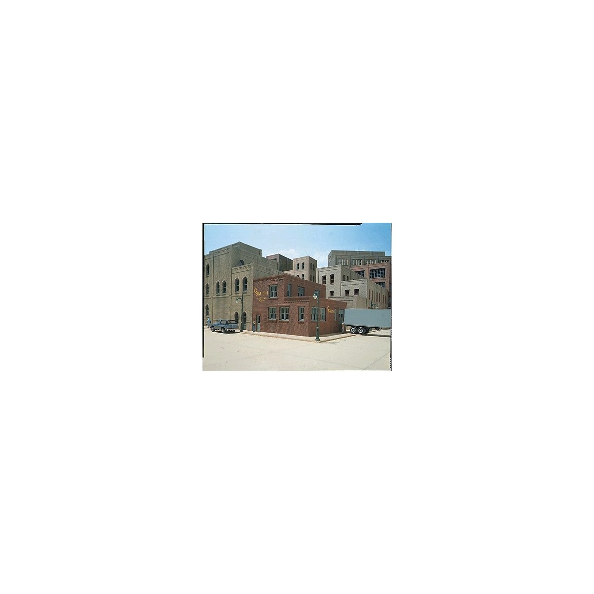 200 Series Kits -- C. Smith Packing House - 4-3/4 x 5-3/8′ 12.2 x 14.8cm, HO Design Preservation Models 20300