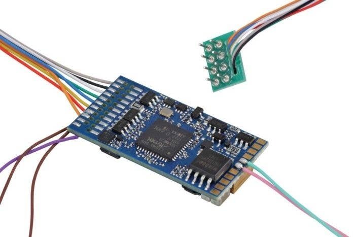 LokSound 5 DCC-MM-SX-M4 Multi-Prototcol Sound and Control Decoder -- 1.5A, NEM652 8-Pin Plug, 11x15mm, HO, LokSound By ESU 58410