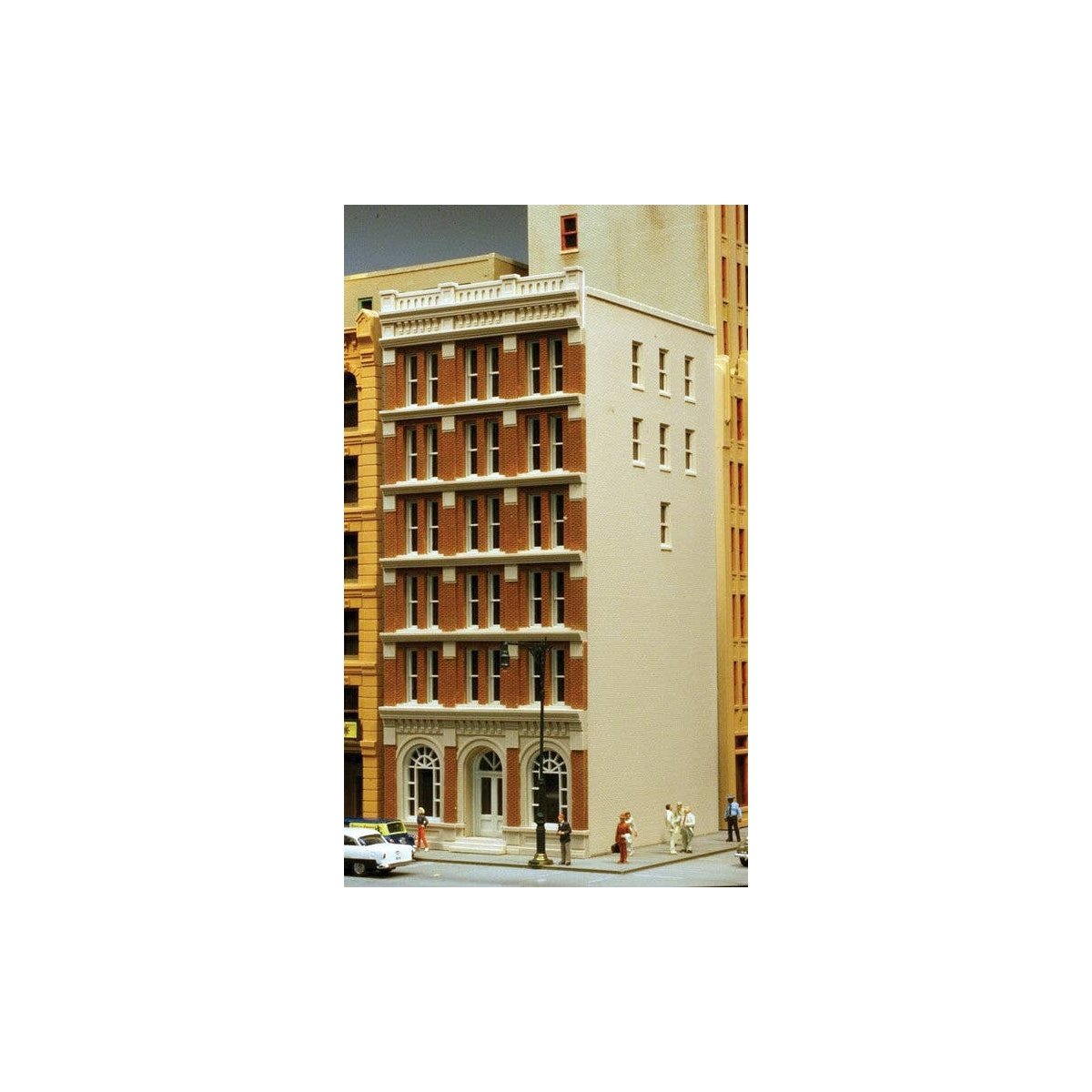 City Trust -- Kit - 5-1/4 x 4-1/8 x 9-3/4′ 13.3 x 10.5 x 24.8cm, HO Lunde Studios 31