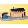 Lineside Building w/Hut -- 18 x 6.5 x 8cm, HO Kibri 39349