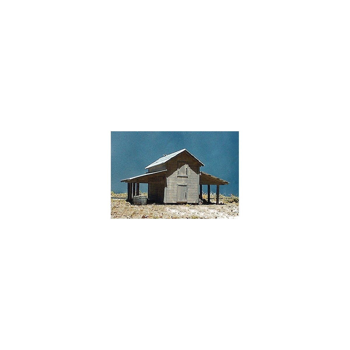 Goin′ Home Series -- Tobacco Barn - 5 x 2-1/2′ 12.7 x 6.4cm, HO B.T.S. 27304