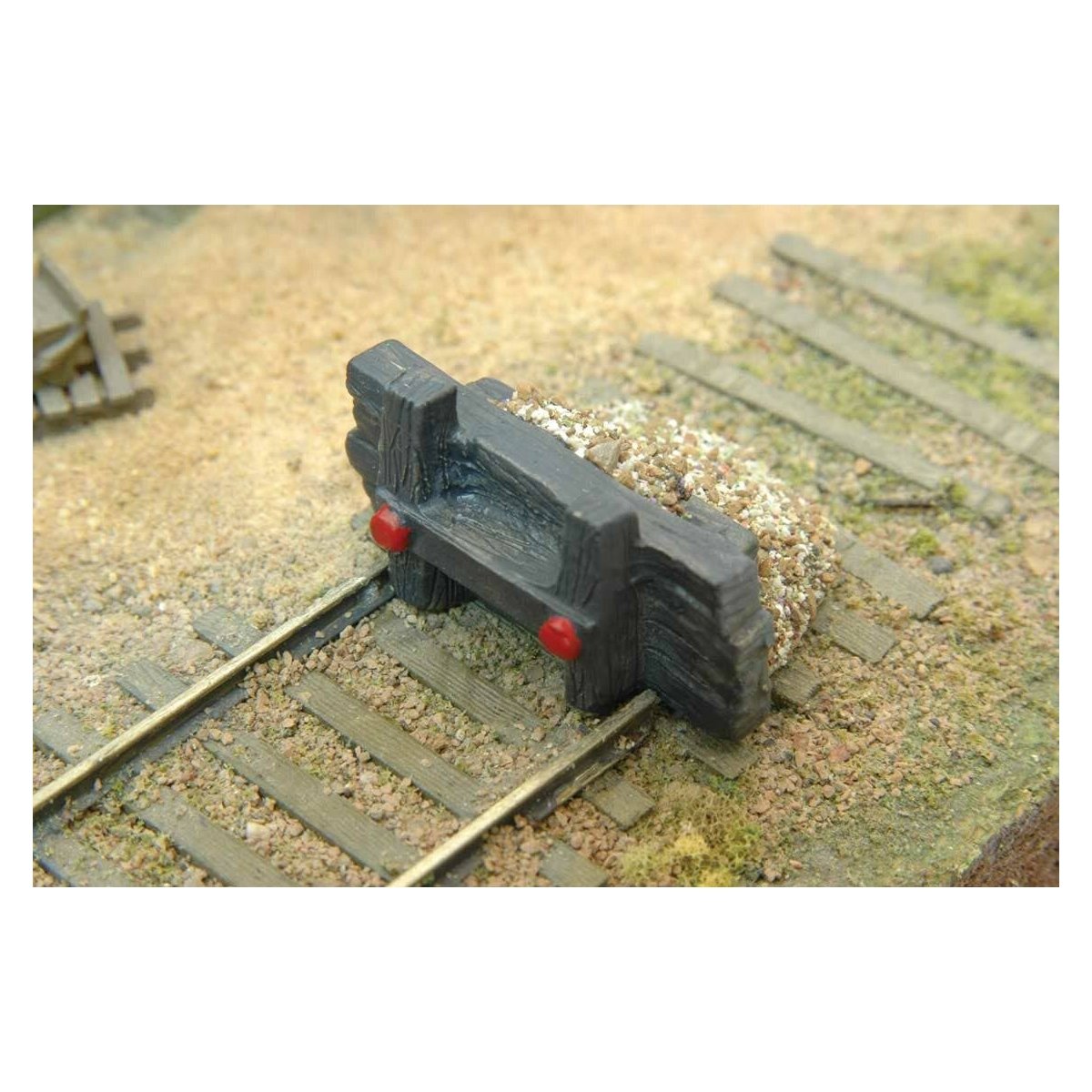 Wood and Sand Bumper -- Unpainted Metal Castings, HO Durango Press 209