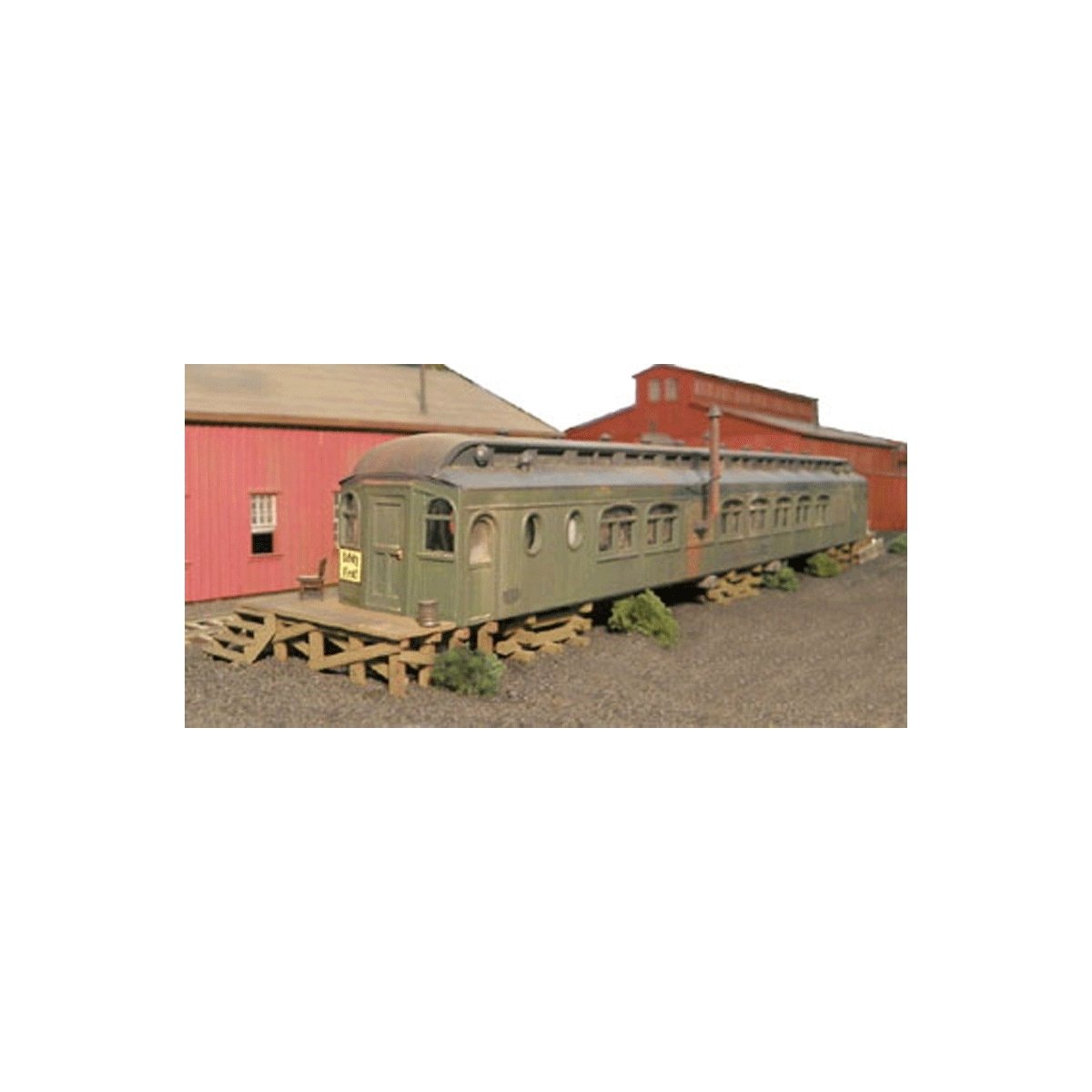McCabe Crew Quarters -- Kit - 13 x 2′, HO B.T.S. 27498