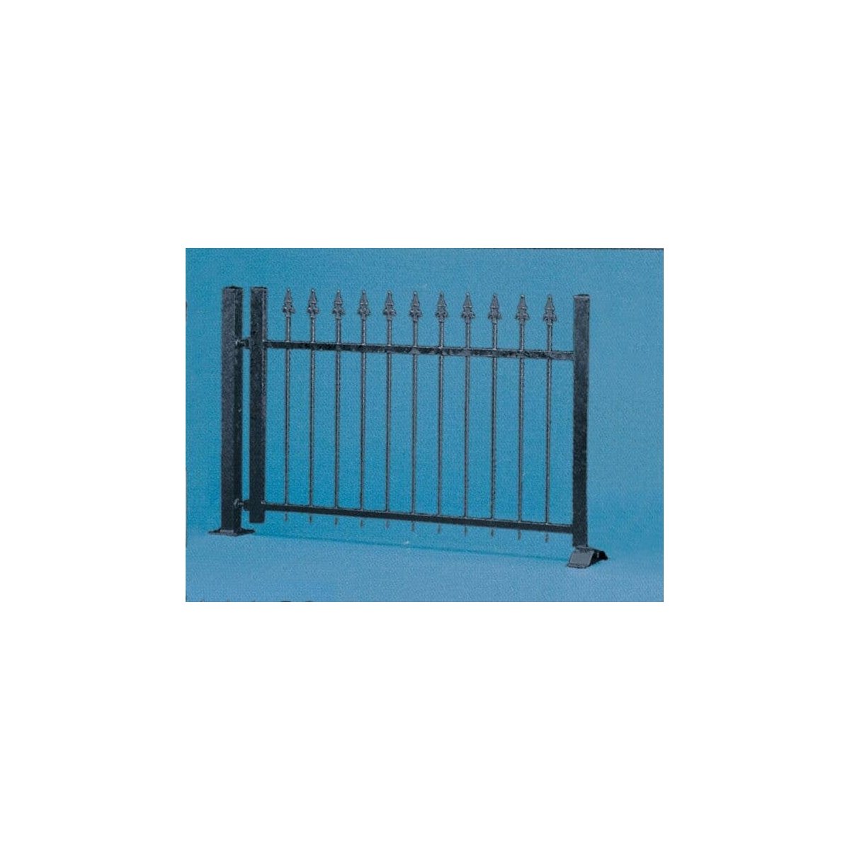 Iron Fence -- Black, Approximately Length: 74-3/4′ 190cm, HO, Vollmer Gmbh 45007