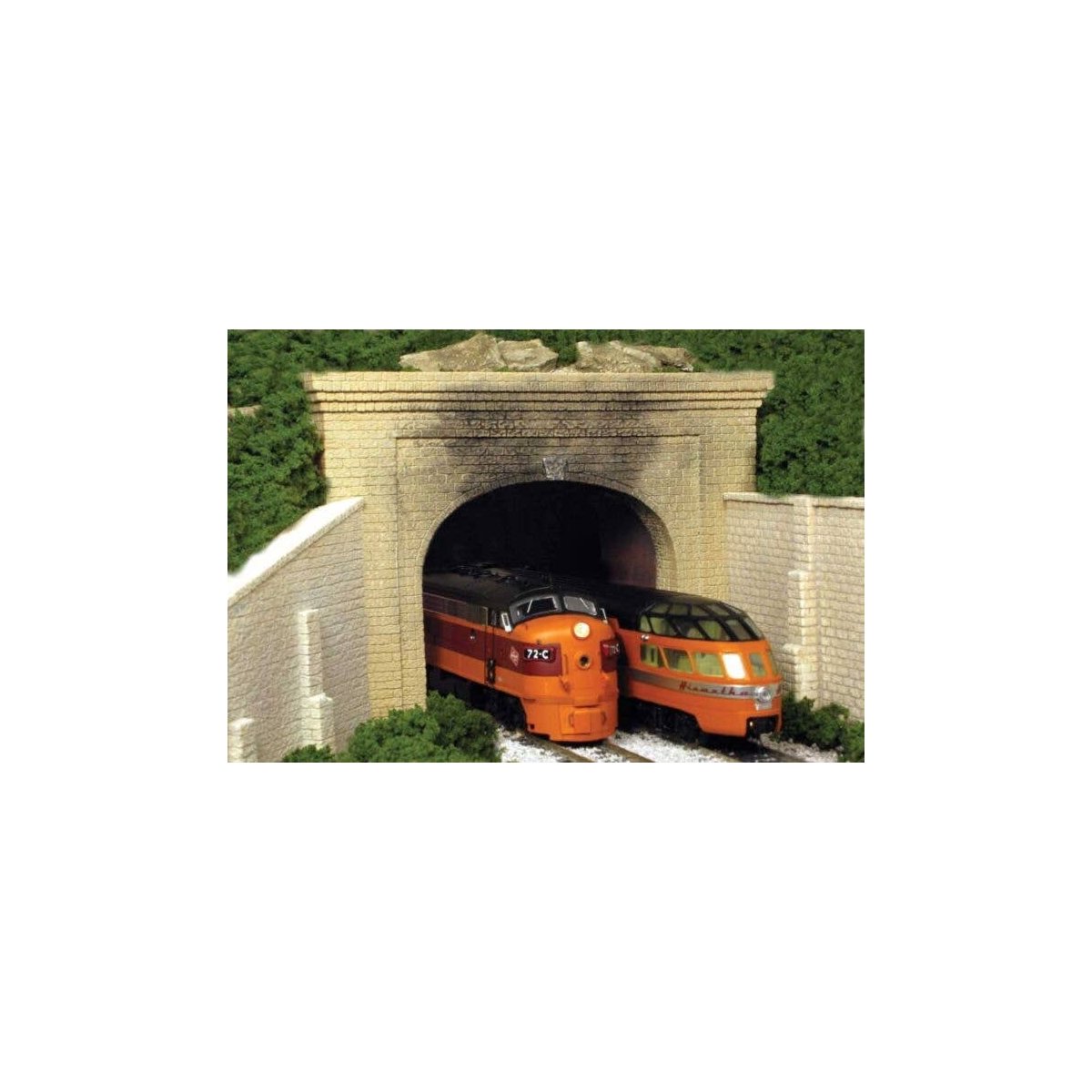Double-Track Tunnel Portal -- Cut Stone, N, Monroe Models 211