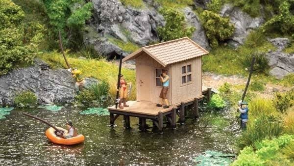 Fishing Hut - Laser-Cut Minis -- Laser-Cut Kit - 3-1/8 x 1-7/16 x 2-1/8′ 8 x 3.7 x 5.4cm, HO, Noch Gmbh & Co 14262
