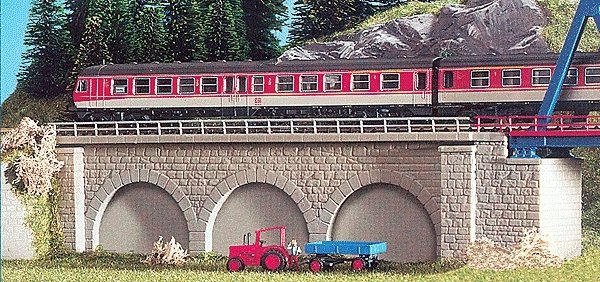 Center Stone Arched Arcades -- 33.9cm, N, Kibri 37670