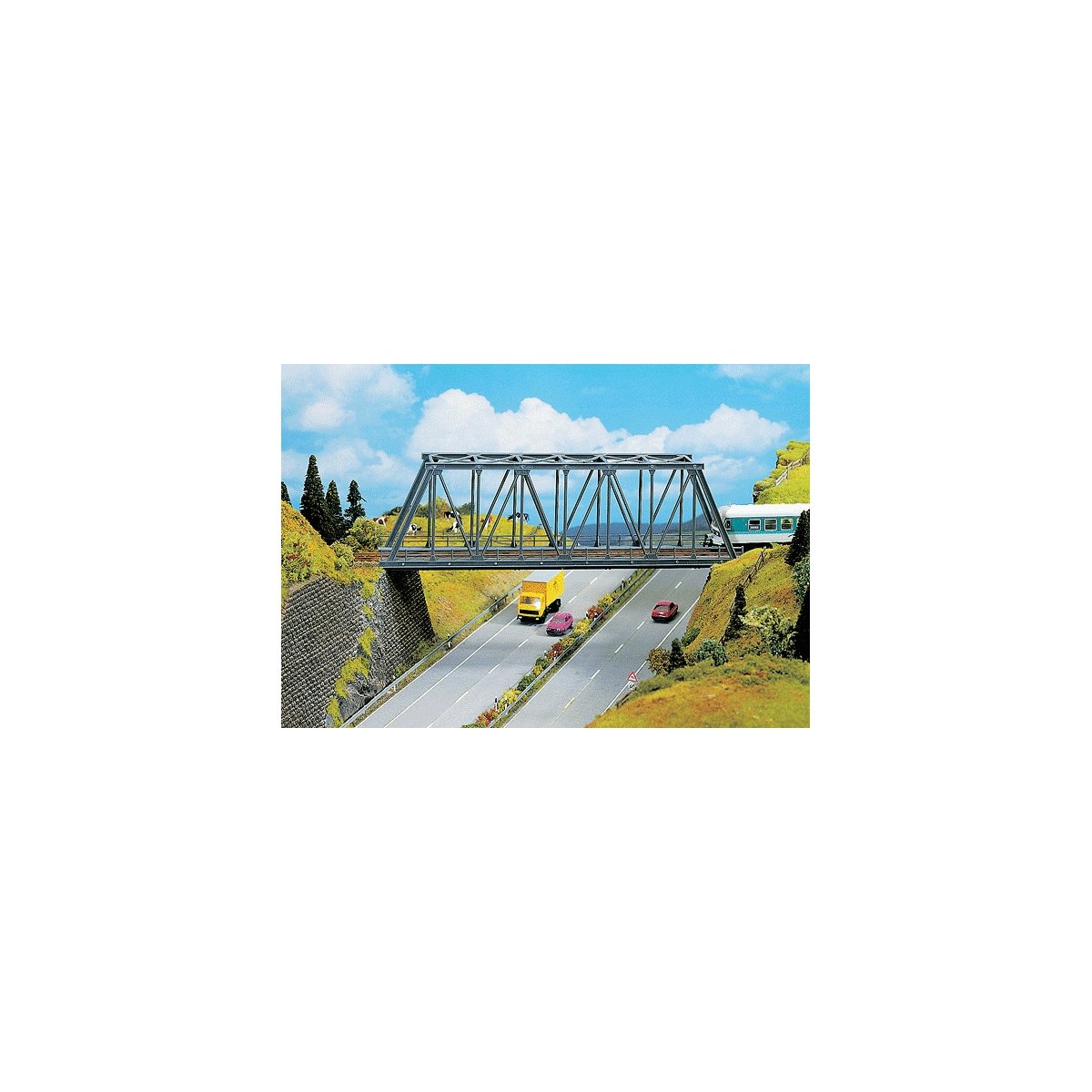 Thru Truss Bridge -- 14 x 2-1/4′ 35.6 x 5.7cm, HO, Noch Gmbh & Co 21320
