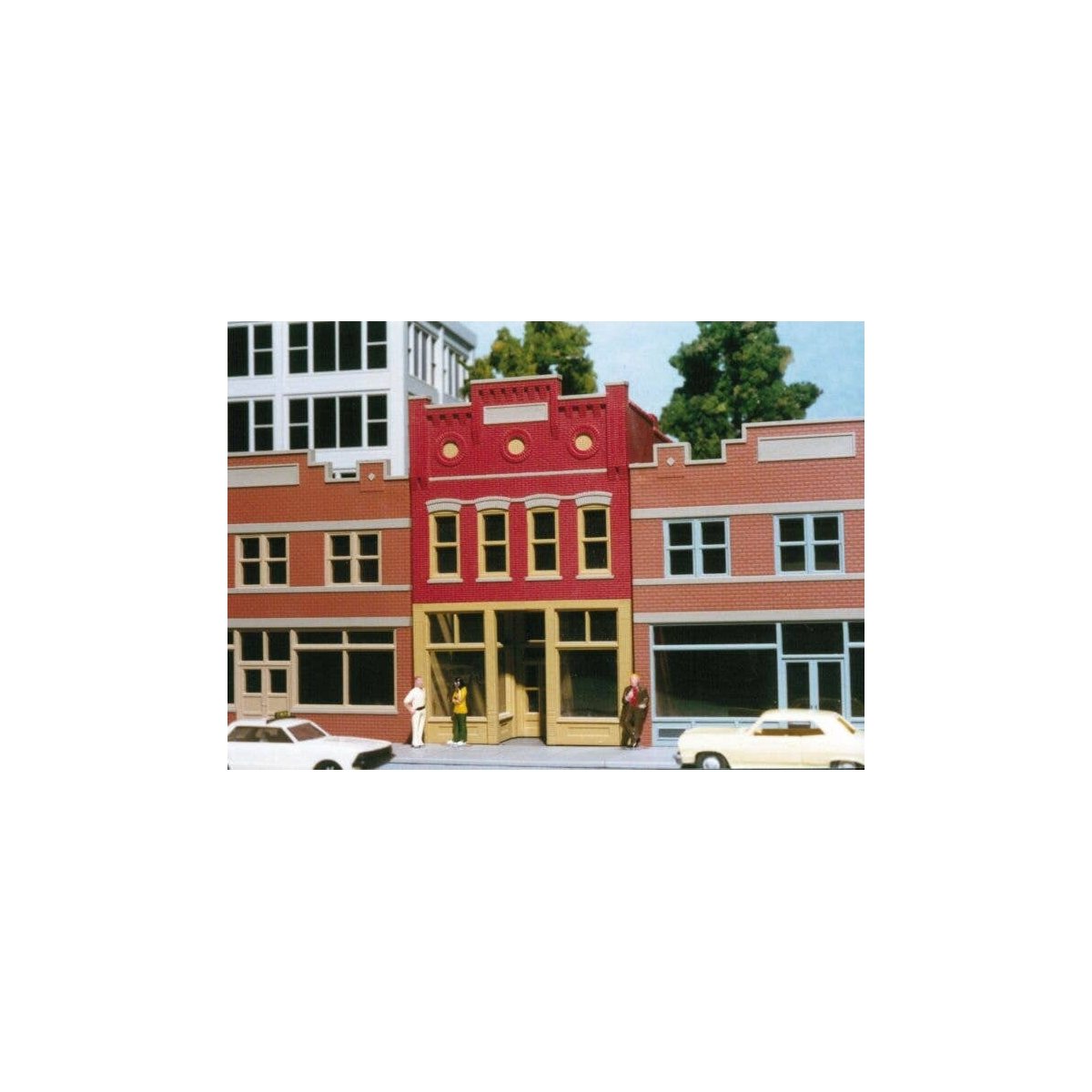 Tony`s Gym -- Kit - 4-3/4 x 2-3/4` 11.9 x 6.9cm, HO, Smalltown USA 6002