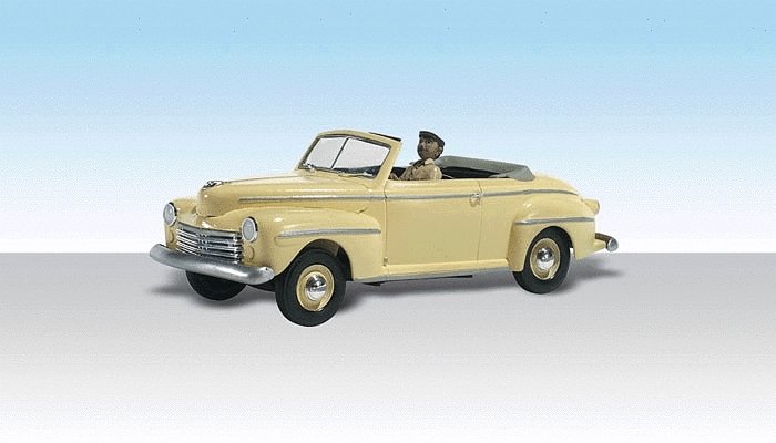 Roger′s Rag Top - Assembled - AutoScenes(R) -- Convertible & 1 Figure, HO, Woodland Scenics 5527