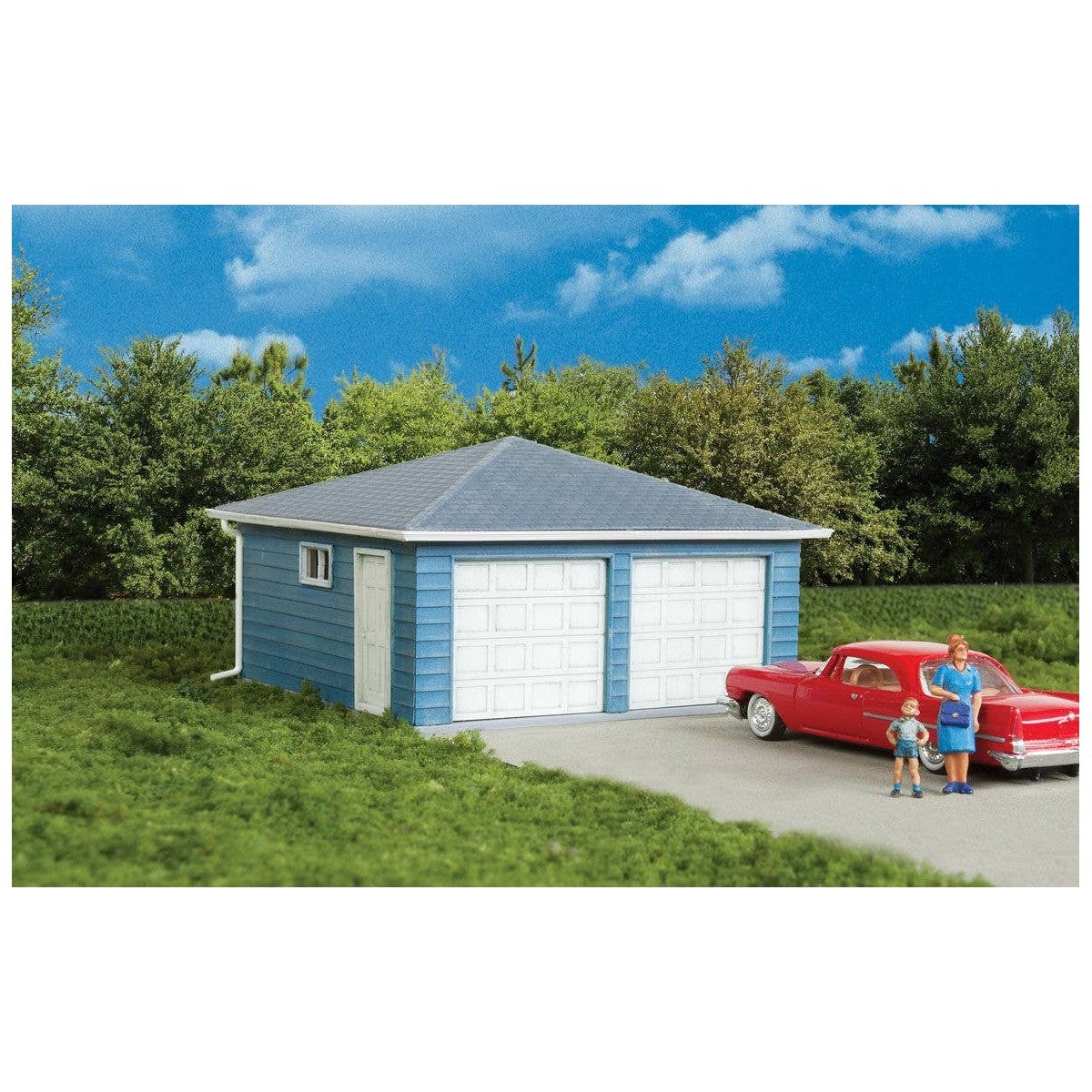 Two-Car Garage -- Kit - 3-1/8 x 3-1/8 x 2′ 7.9 x 7.9 x 5cm over eaves, HO Walthers Cornerstone 3793