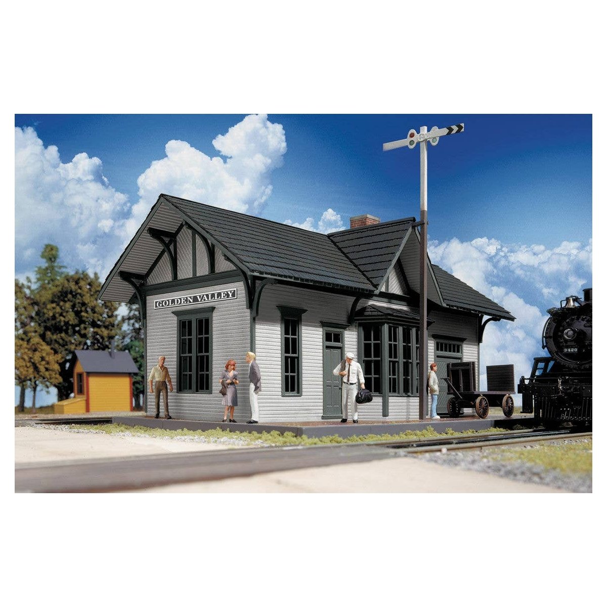 Golden Valley Depot -- Kit - 6-1/2 x 3-3/8 x 4′ 16.2 x 8.4 x 10cm, HO Walthers Cornerstone 3532