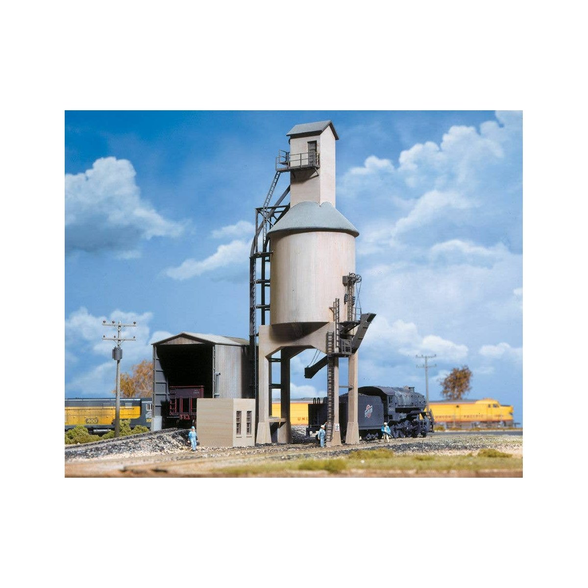 Concrete Coaling Tower -- Kit - Tower & Shed: 6-3/8 x 4-1/8 x 11′ 10.5 x 16.2 x 27.9cm, HO Walthers Cornerstone 3042