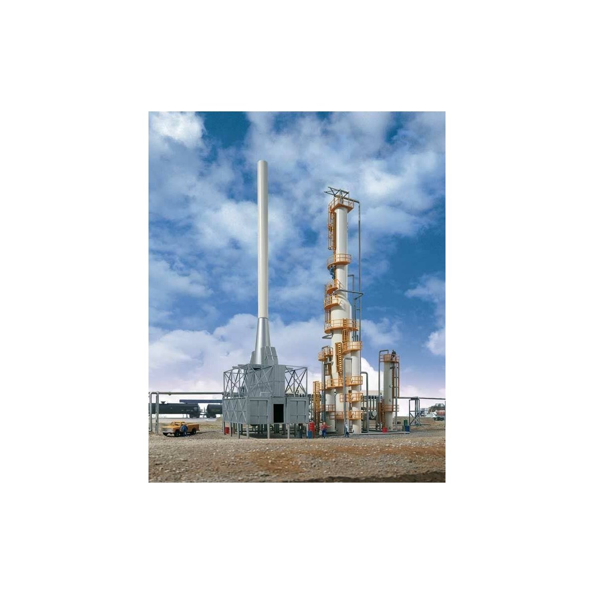 United Petroleum Refining -- Kit - 13-1/2 x 8-1/4 x 15′ 34.3 x 21 x 38.1cm, HO Walthers Cornerstone 3705