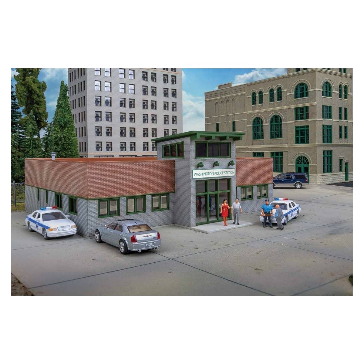 Modern Police Station -- Kit - 8 x 7-5/8 x 3′ 20.3 x 19.3 x 7.6cm, HO Walthers Cornerstone 4201