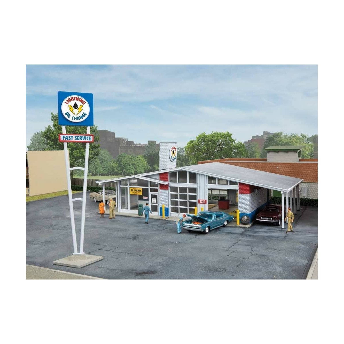 Drive-in Oil Change - Repurposed Gas Station -- Kit - 10-1/2 x 9 x 3-3/16′ 26.6 x 22.8 x 8cm, HO Walthers Cornerstone 3543