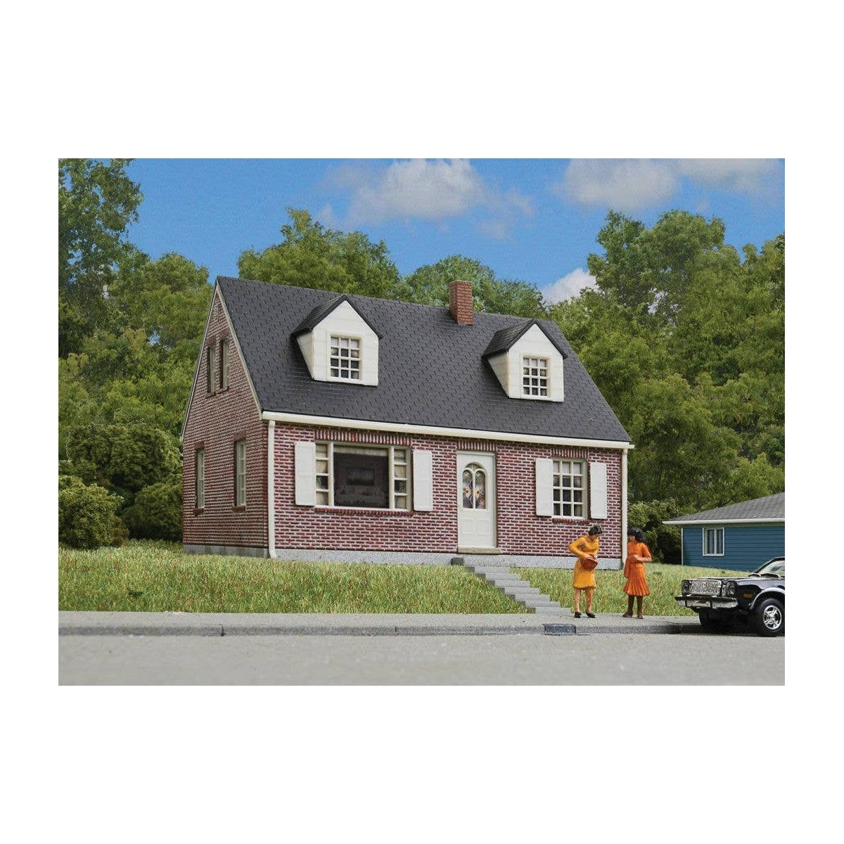 Brick Cape Cod House -- Kit - 4-1/4 x 3-5/8 x 3′ 10.7 x 9.2 x 7.6cm, HO Walthers Cornerstone 3774