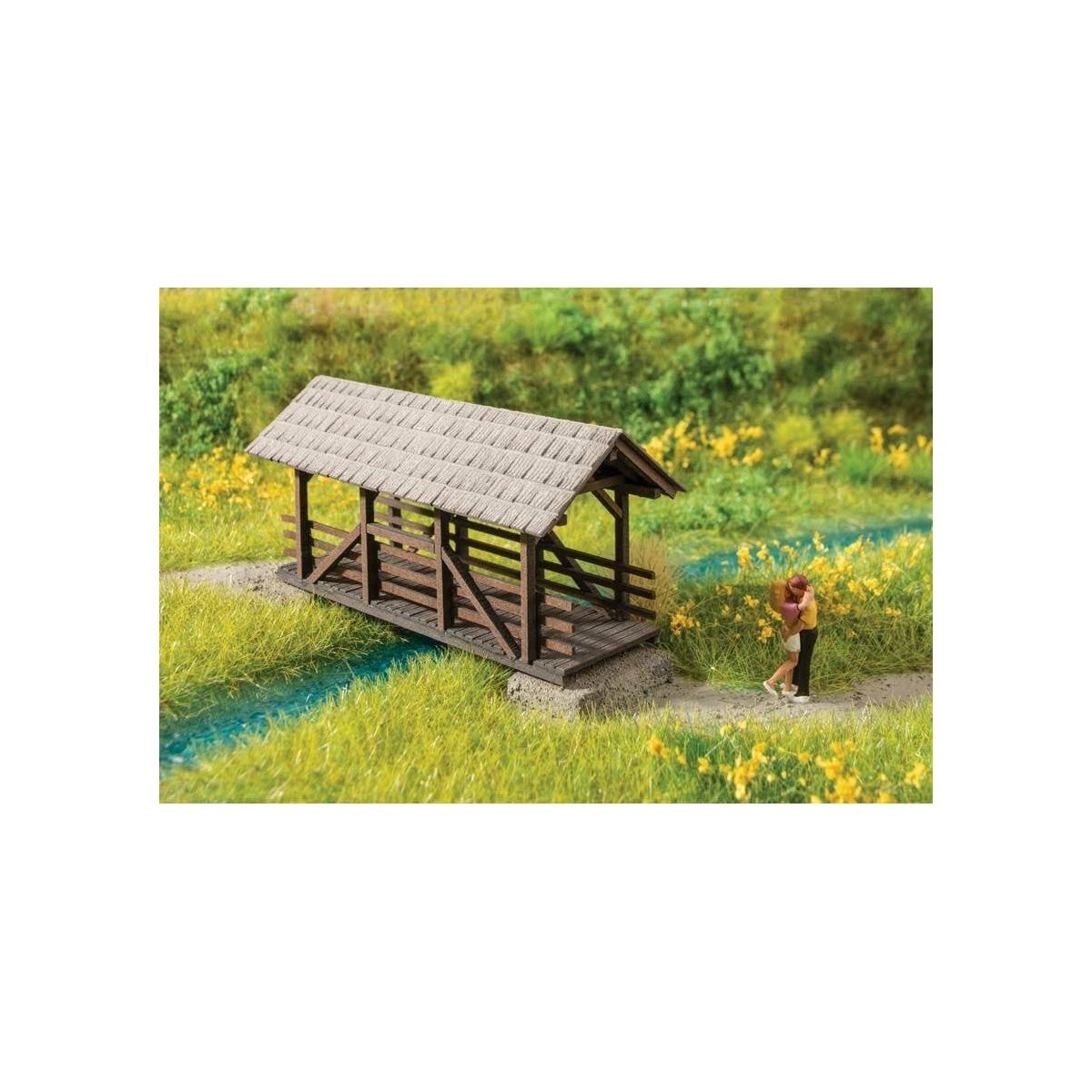 Covered Pedestrian Bridge - Laser-Cut Minis -- Laser-Cut Kit - 3-1/8 x 1-3/8 x 1-1/2′ 7.9 x 3.5 x 3.9cm, HO Noch Gmbh & Co 143
