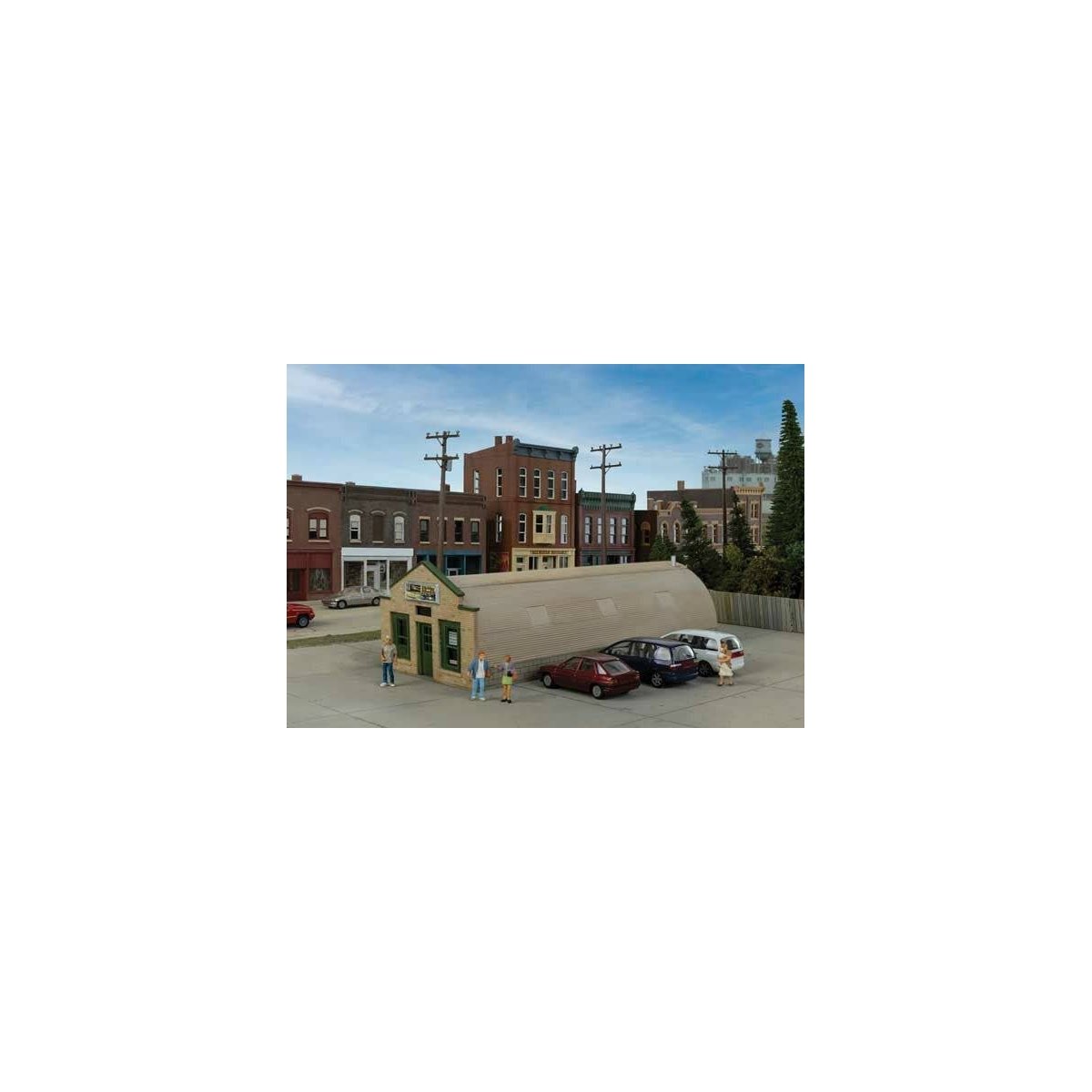 Converted Quonset Hut -- Kit - 6-9/16 x 2-3/4 x 2-1/8′ 16.6 x 6.9 x 5.3cm, HO Walthers Cornerstone 3561