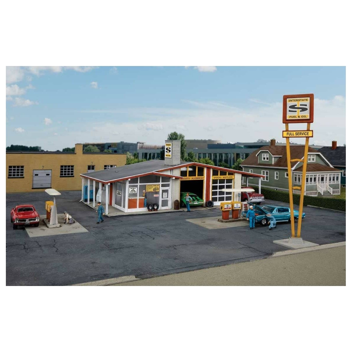Vintage Gas Station -- Kit - Main Building: 10-1/2 x 9 x 3-3/16′ 26.6 x 22.8 x 8cm, HO Walthers Cornerstone 3541