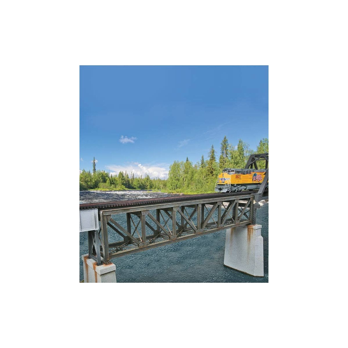 109′ Single-Track Pratt Deck Truss Railroad Bridge -- Kit - 15 x 2-5/8 x 3-1/8′ 38.1 x 6.6 x 7.9cm, HO Walthers Cornerstone 