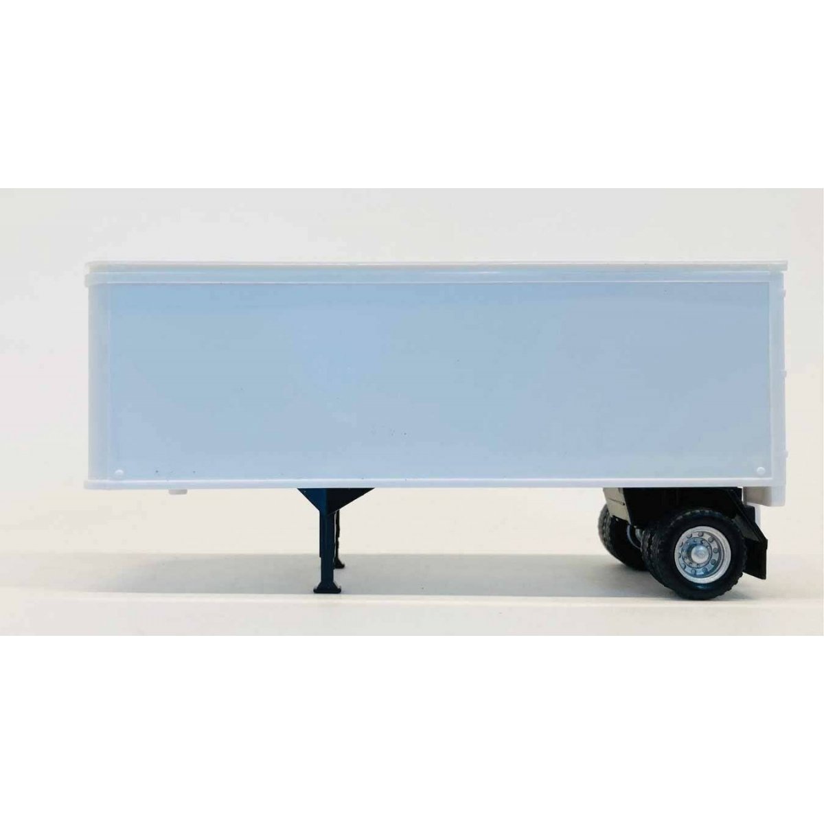 27′ Box Van -- No Dolly, HO Herpa Models 5273