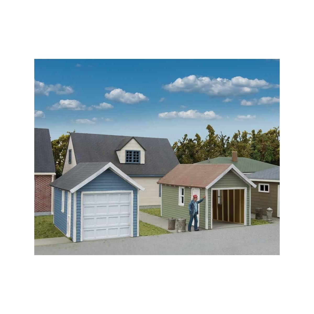 Single-Car Garage pkg(2) -- Kit - Each: 2-5/8 x 1-5/8 x 1-11/16′ 6.6 x 4 x 4.1cm, HO Walthers Cornerstone 3796
