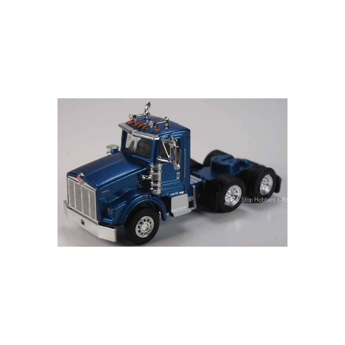 Kenworth T800 3-Axle Day-Cab Tractor Only 2 Pack - Assembled -- Blue, HO Herpa Models 410662