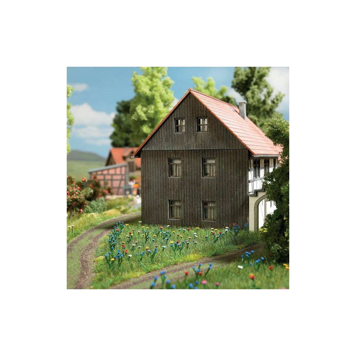 Summer Meadow -- 7-1/2 x 7-1/2′ 19 x 19cm Wild Grass Mat & 150 Assorted Flower Kits, HO Busch Gmbh & Co Kg 1271